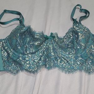 Victoria Secret 34b bra